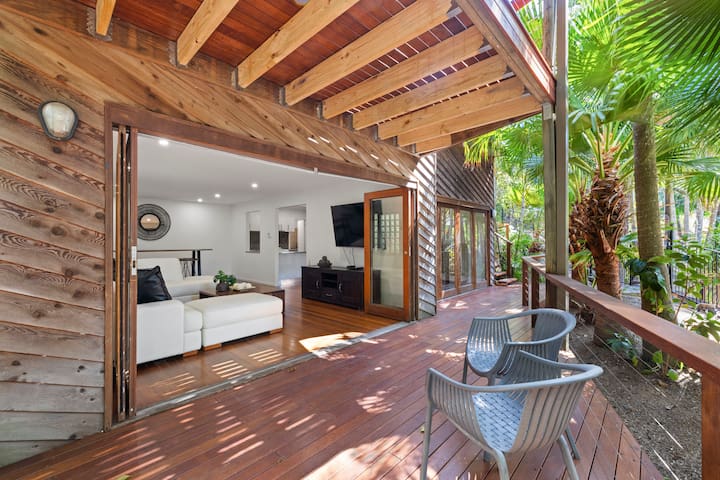 Kasuari – Just Steps to Resort Pool and Beach