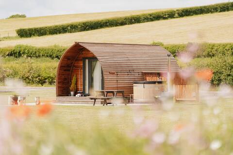 Cosy Cabin with Hot Tub near the Yorkshire Dales