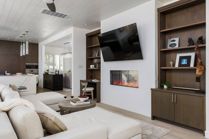 Pool, King Beds, Gym – The Victoria – Portoro gallery image 2