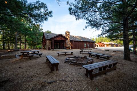 The Grand Bunk *Sleeps 34 *Fire Pit *Rec Center