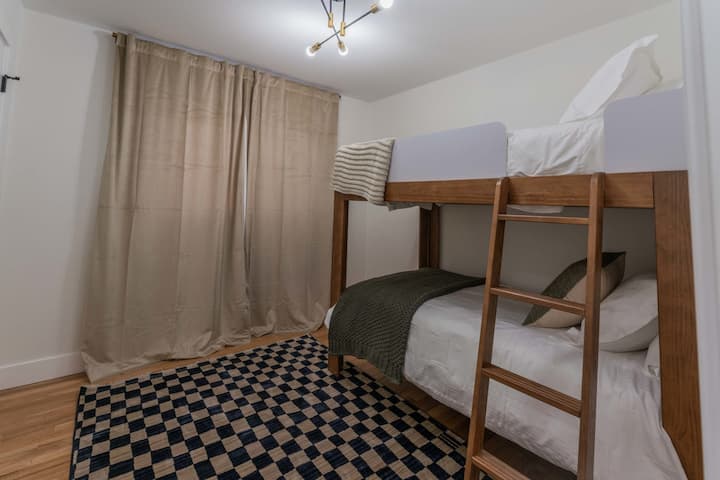 La chambre des enfants dispose de lits superposés !