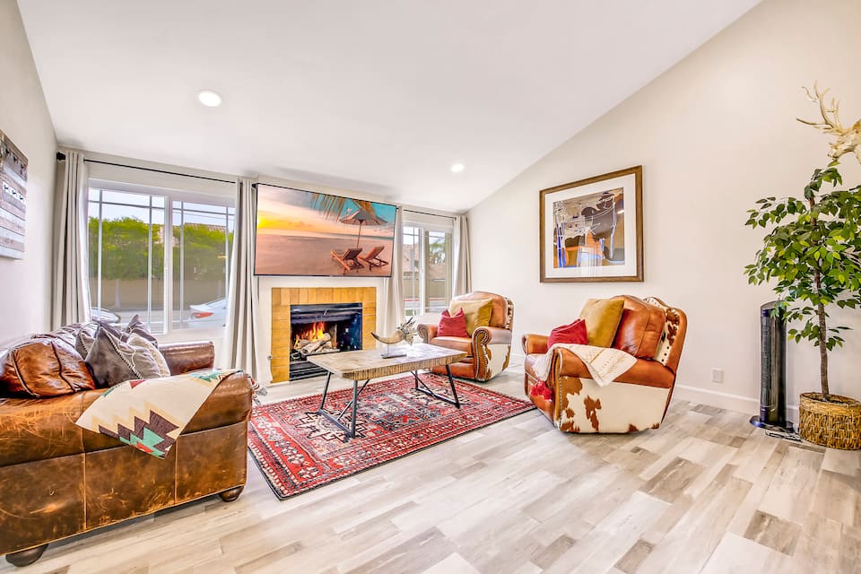 Condo, 1.5 miles from HB pier, Game room - HB4A