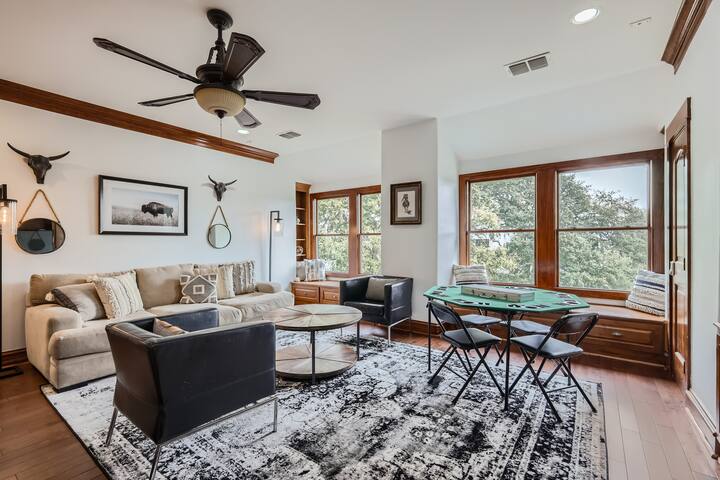 Ultimate Group Stay: Pool, Game Room & Hot Tub gallery image 3