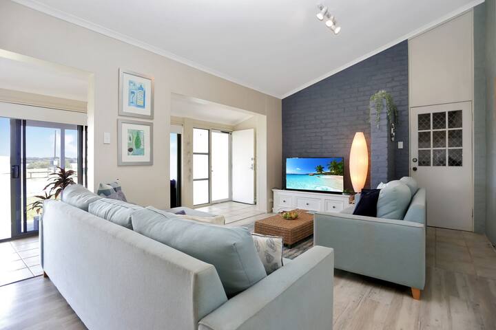 Summer Bay Sunsets gallery image 3