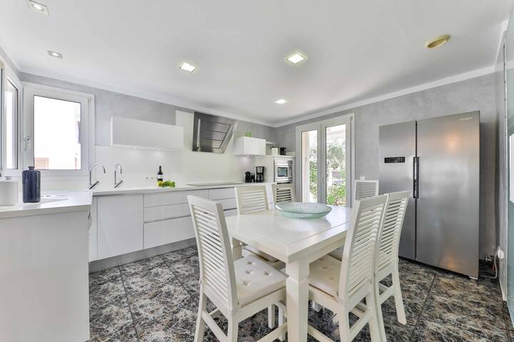 Villa Sa Caleta · Private sea & spa gallery image 5