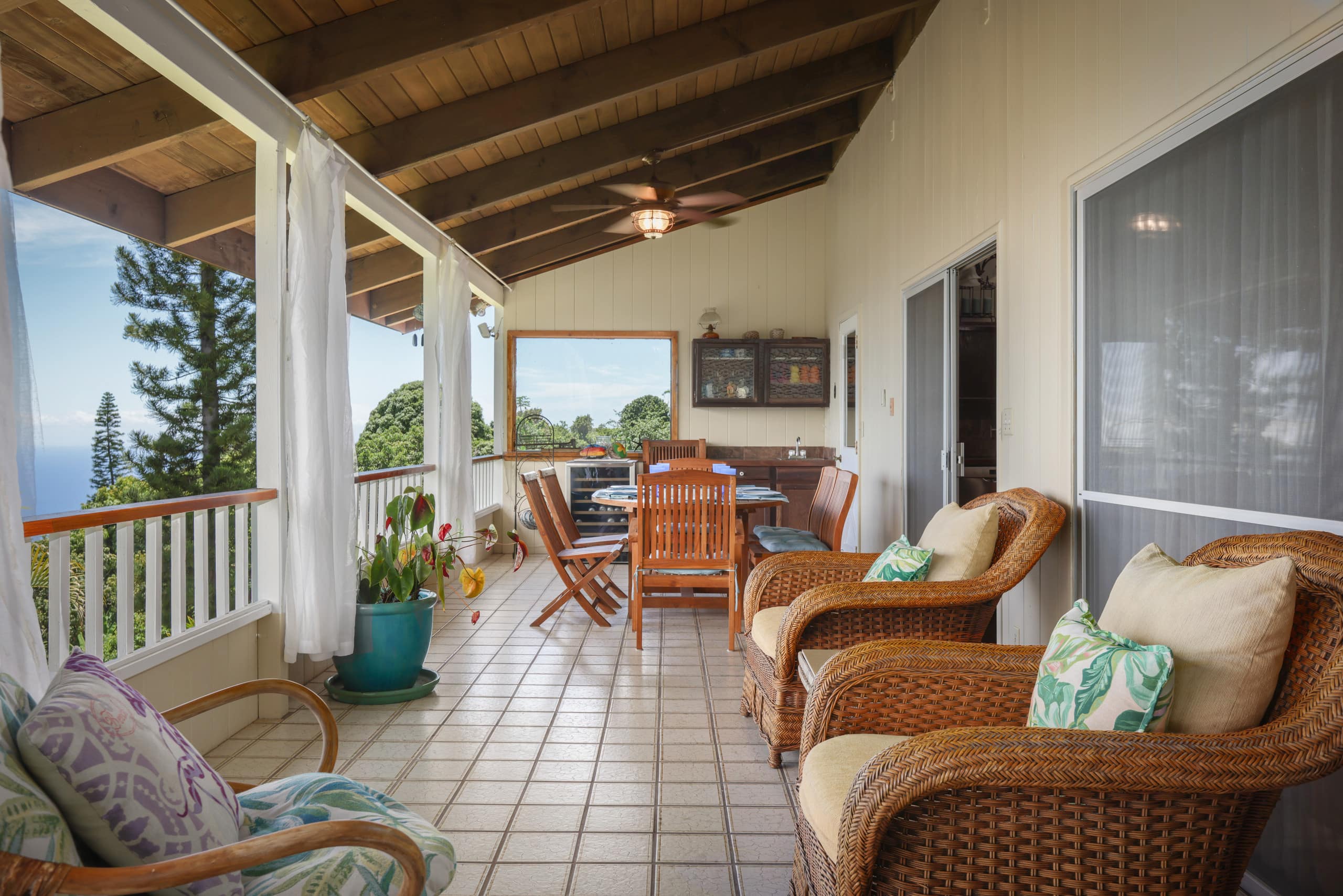 Home in Captain Cook · ★5.0 · 3 bedrooms · 4 beds · 2.5 baths - Photo 47
