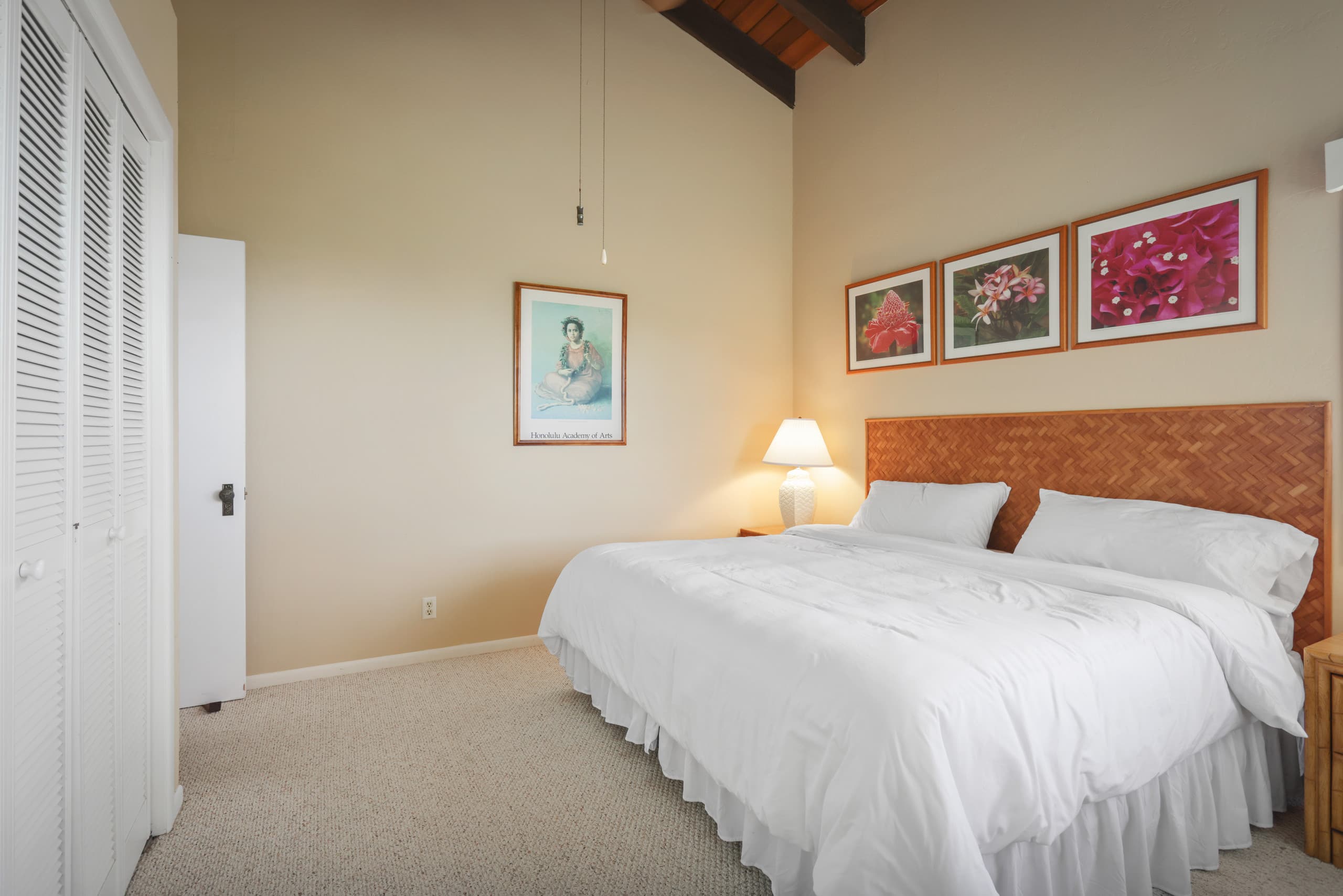 Home in Captain Cook · ★5.0 · 3 bedrooms · 4 beds · 2.5 baths - Photo 26