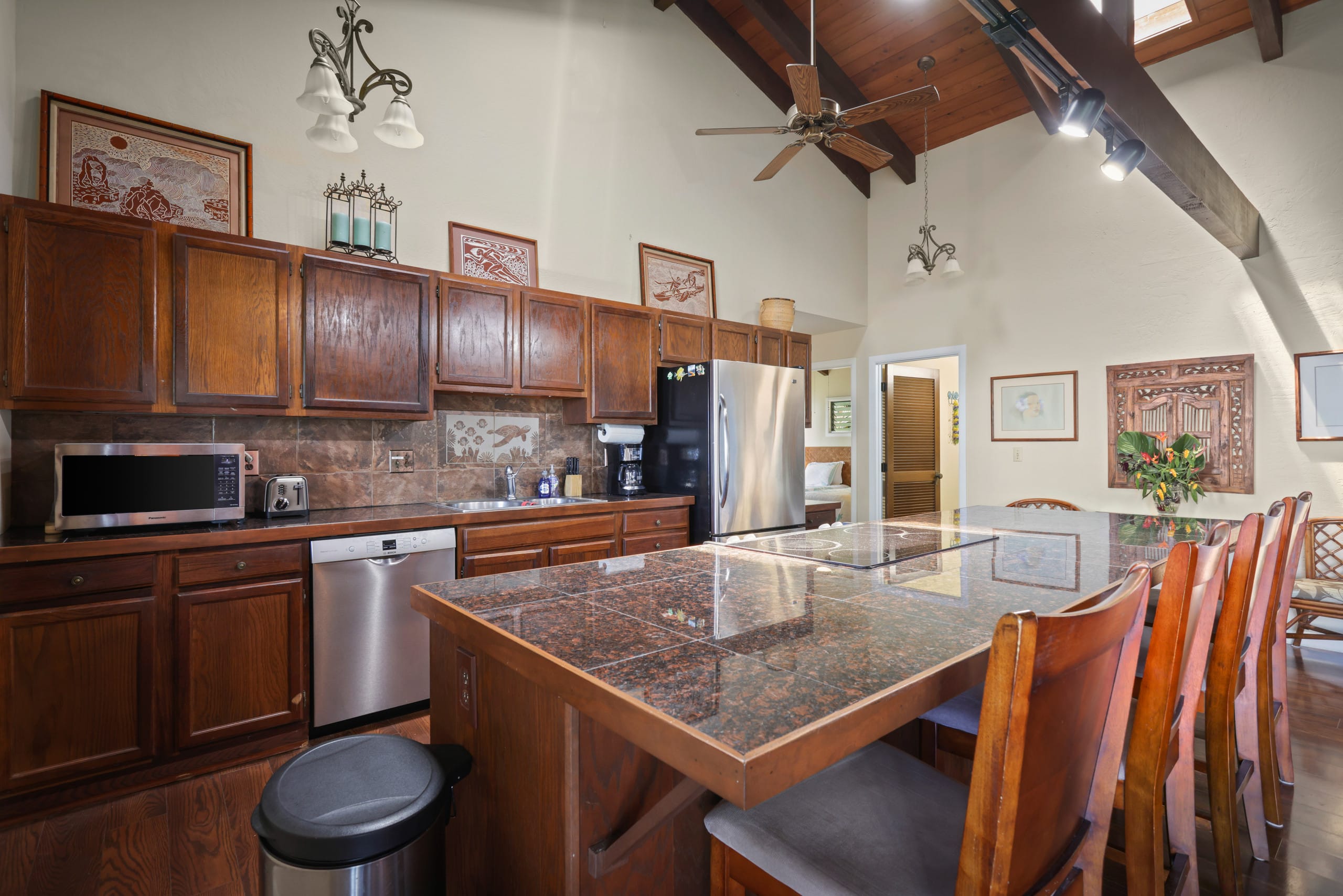 Home in Captain Cook · ★5.0 · 3 bedrooms · 4 beds · 2.5 baths - Photo 15