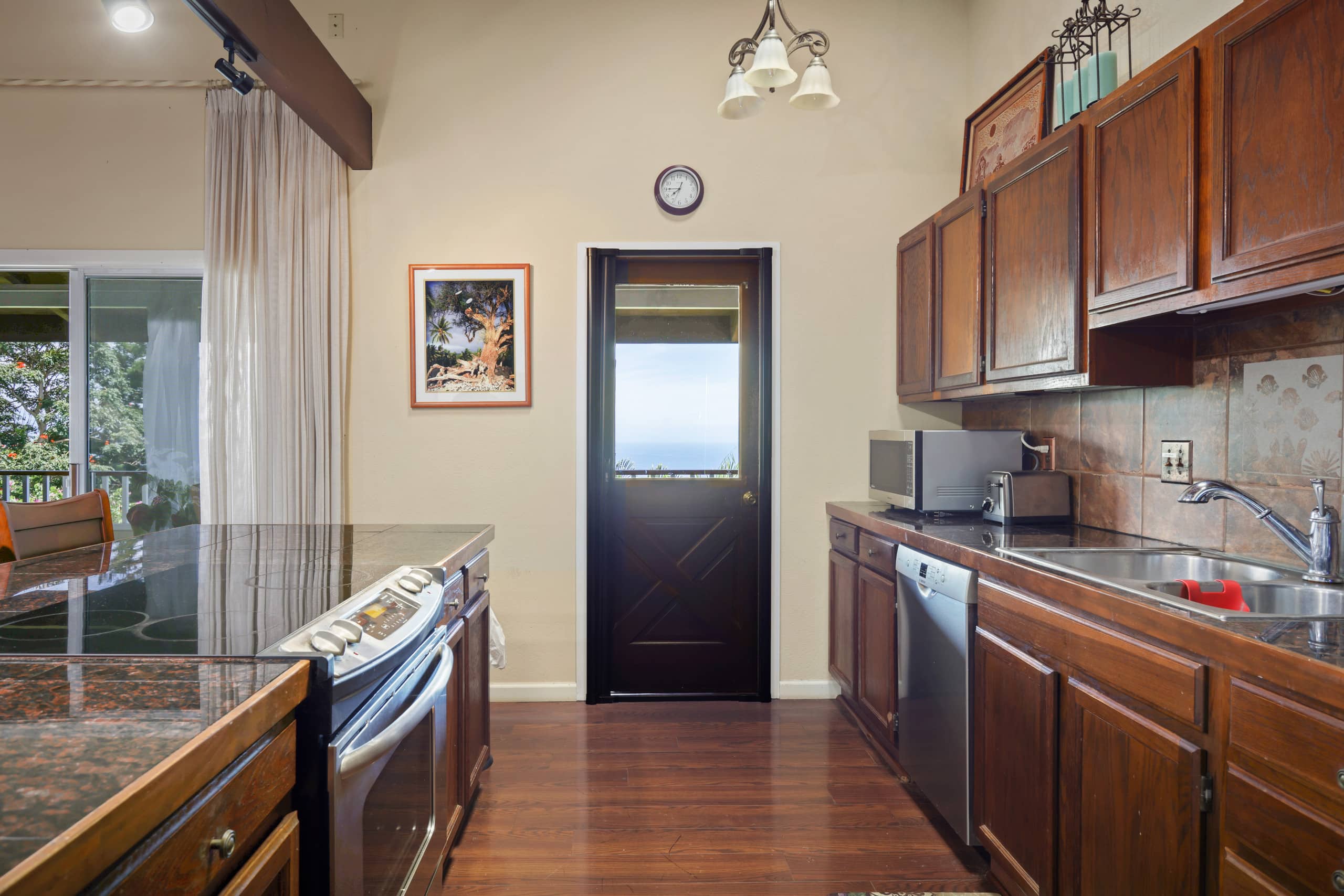 Home in Captain Cook · ★5.0 · 3 bedrooms · 4 beds · 2.5 baths - Photo 14