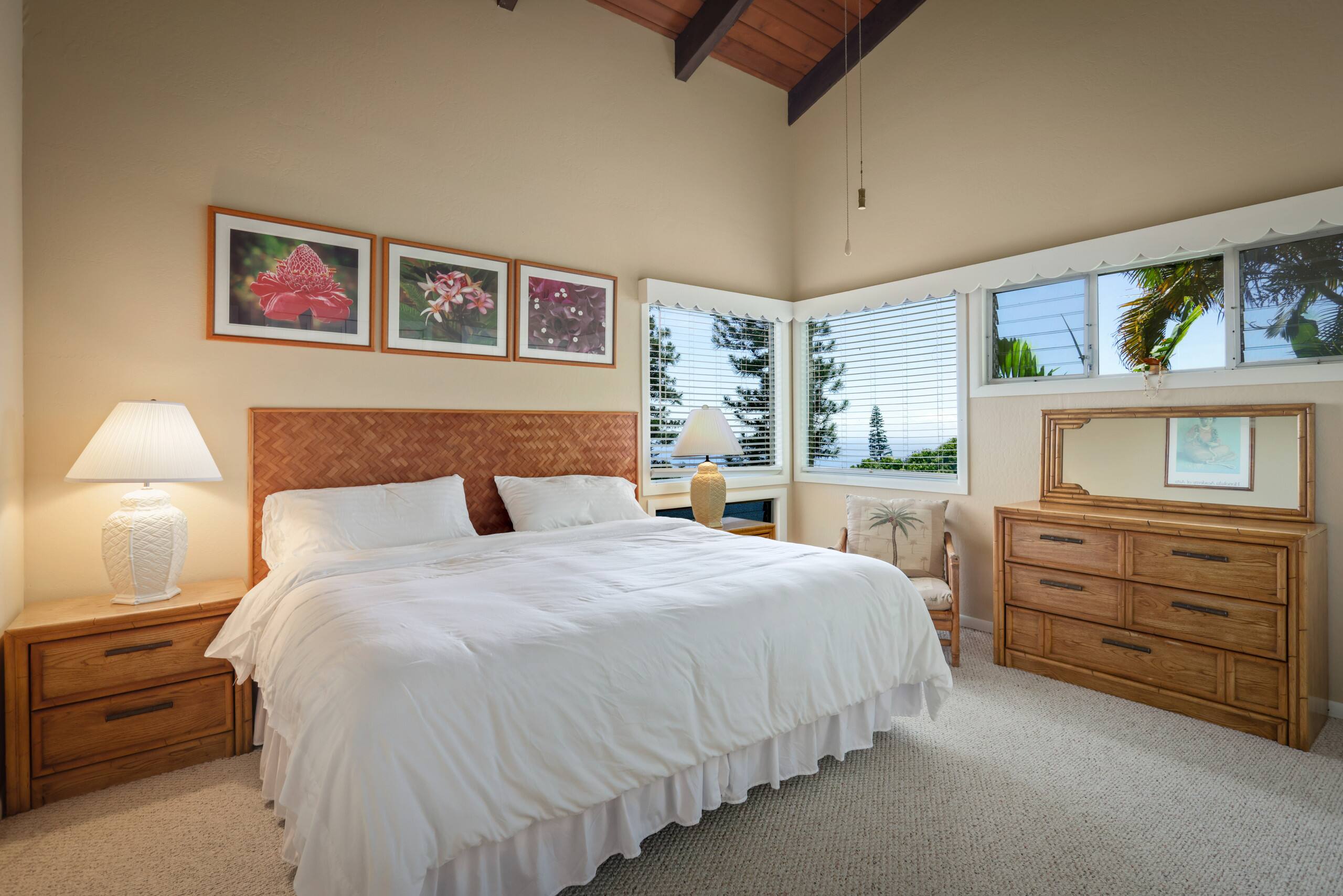 Home in Captain Cook · ★5.0 · 3 bedrooms · 4 beds · 2.5 baths - Photo 24