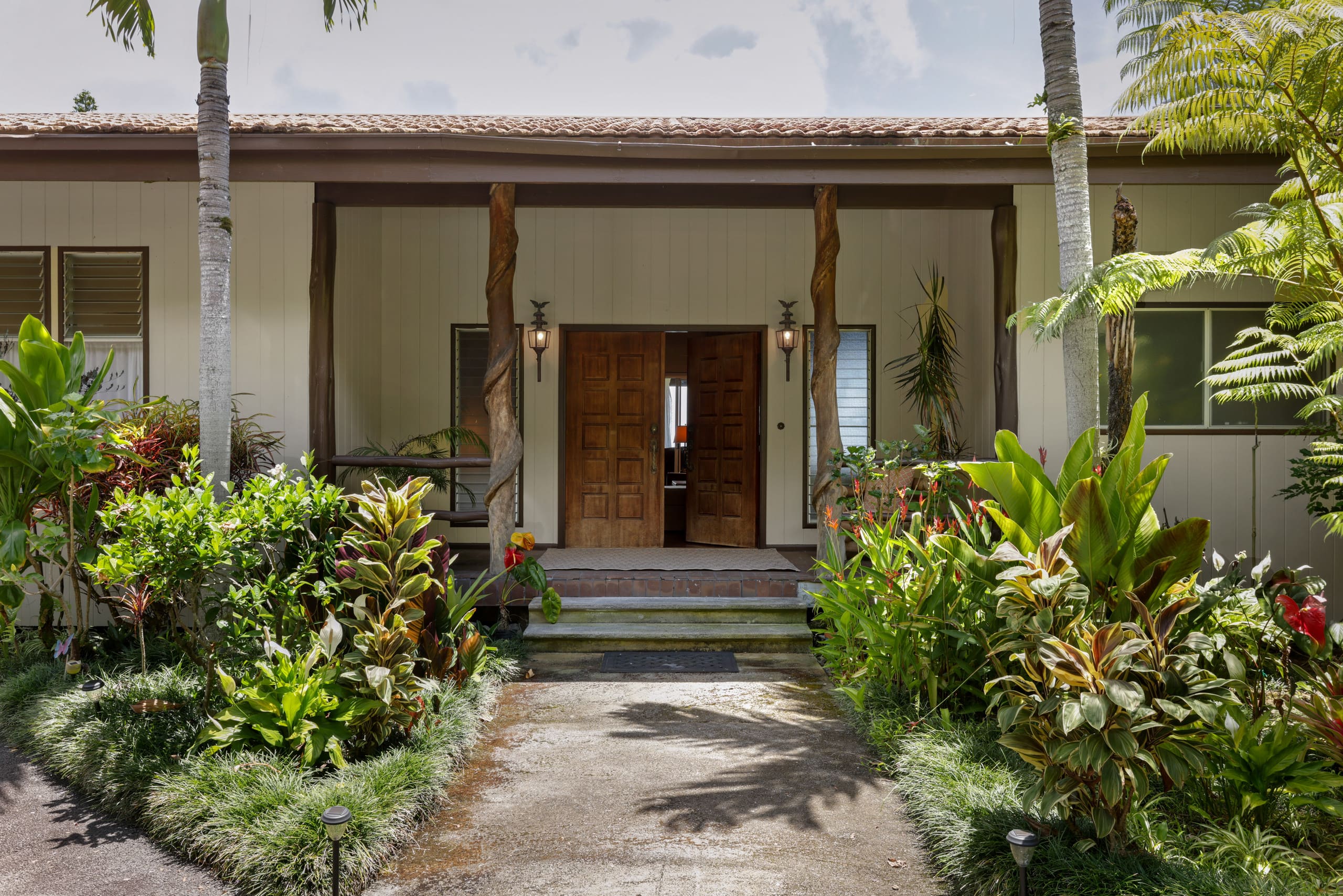 Home in Captain Cook · ★5.0 · 3 bedrooms · 4 beds · 2.5 baths - Photo 75