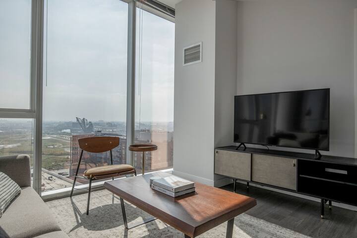 Blueground | S Loop, hot tub, rooftop, nr colleges gallery image 4