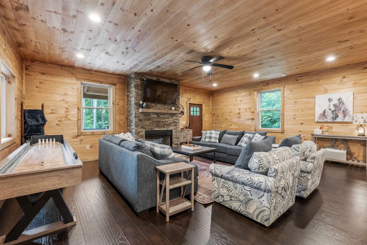 Lazy Bear Lodge