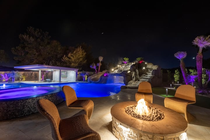 エレファントヘッド　パールオブジェ The World's Fair Grounds in San Antonio gets a playful facelift