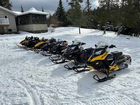 Tait Lake Retreat - Perfect for Snowmobilers