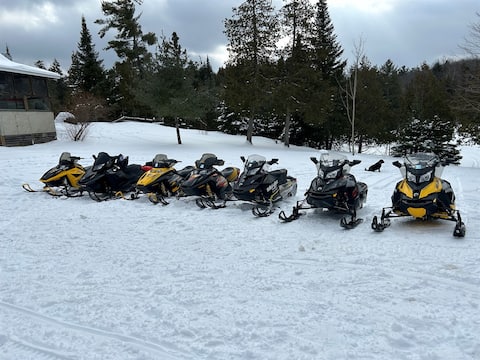 Tait Lake Retreat - Perfect for Snowmobilers