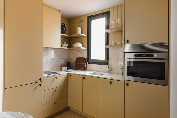 HOMU – Two Bedroom Apartment with Terrace gallery image 5