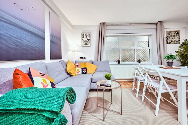 Spacious Beachside Family Apt - Portrush
