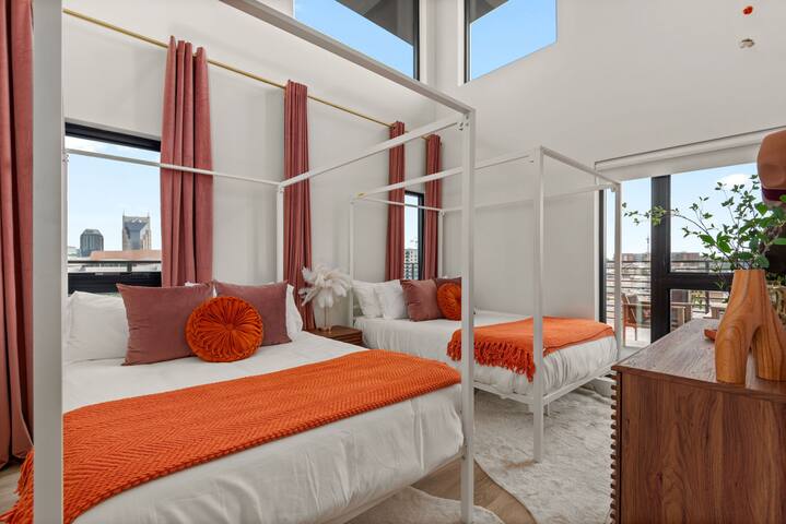 Dreamy Penthouse I NYE Fireworks from Balcony gallery image 4