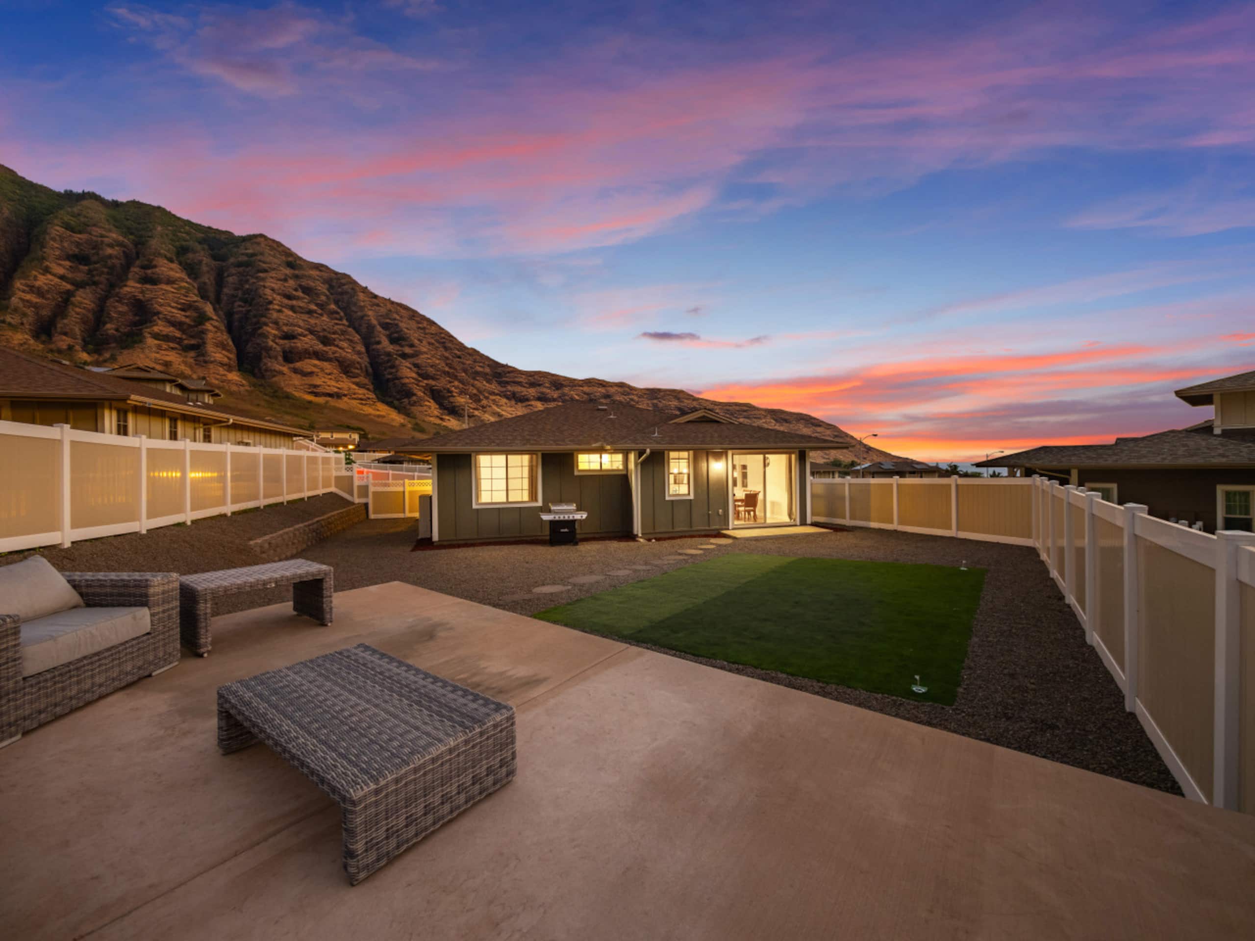 Home in Makaha Valley · ★4.95 · 3 bedrooms · 6 beds · 2 private baths - Image 8