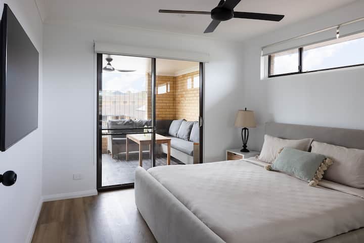 76 LittleStreet WEB 3