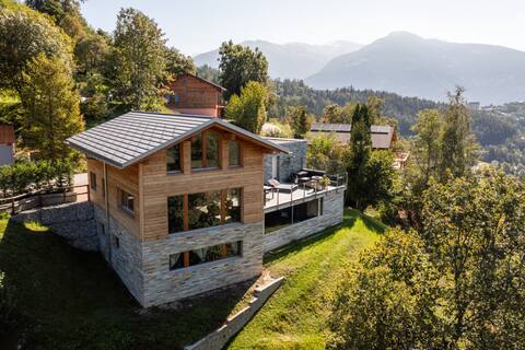 Modern Residence with Hot Tub