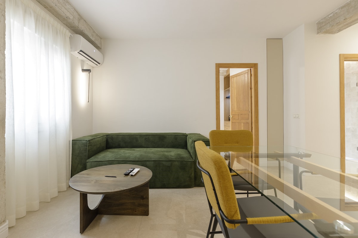 Top performing Airbnb: Victoria Square Apartment in Barcenillas