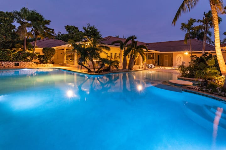 Villa Encantado Private Villa Pool 4br 8p - Curaçao