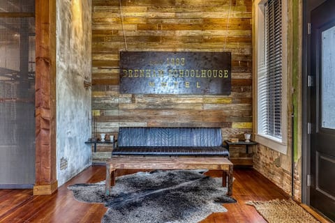 Downtown elegance, The Brenham Schoolhouse hotel