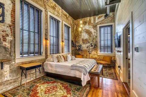 Downtown elegance, The Brenham Schoolhouse hotel