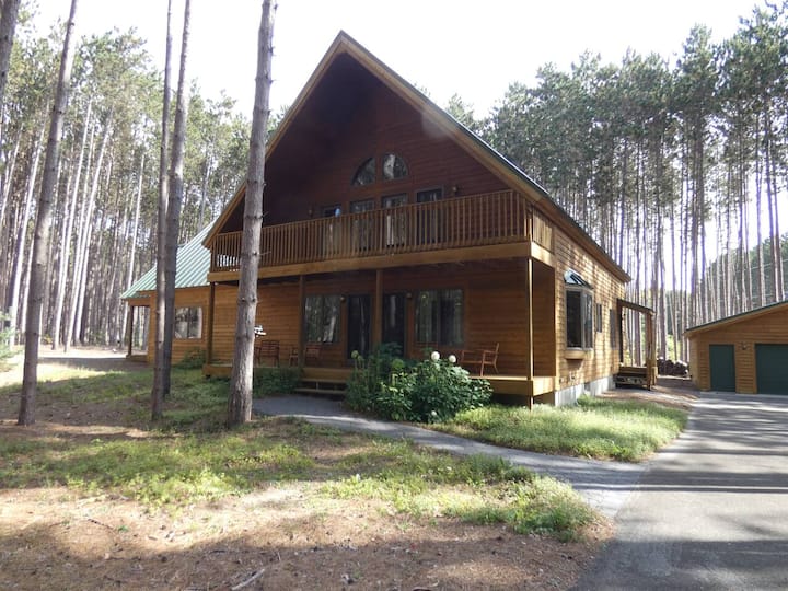 Tanne Valden LodgeSchuss Cabins for Rent in Bellaire, Michigan