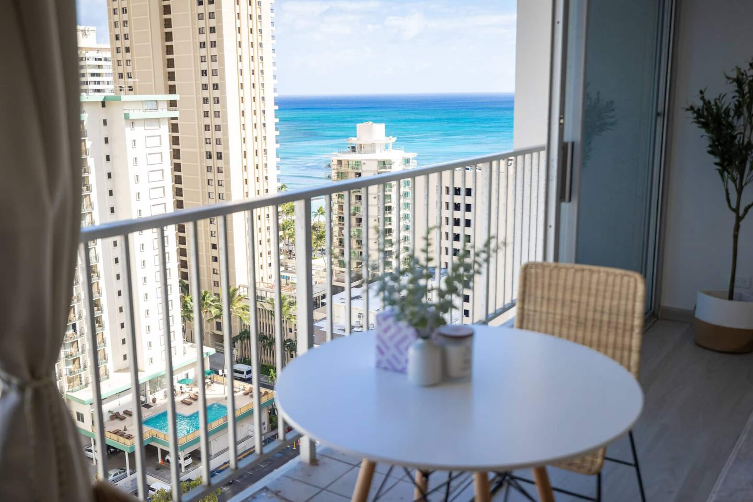 Condo in Honolulu · ★4.88 · 1 bedroom · 2 beds · 1 shared bath - Image 9