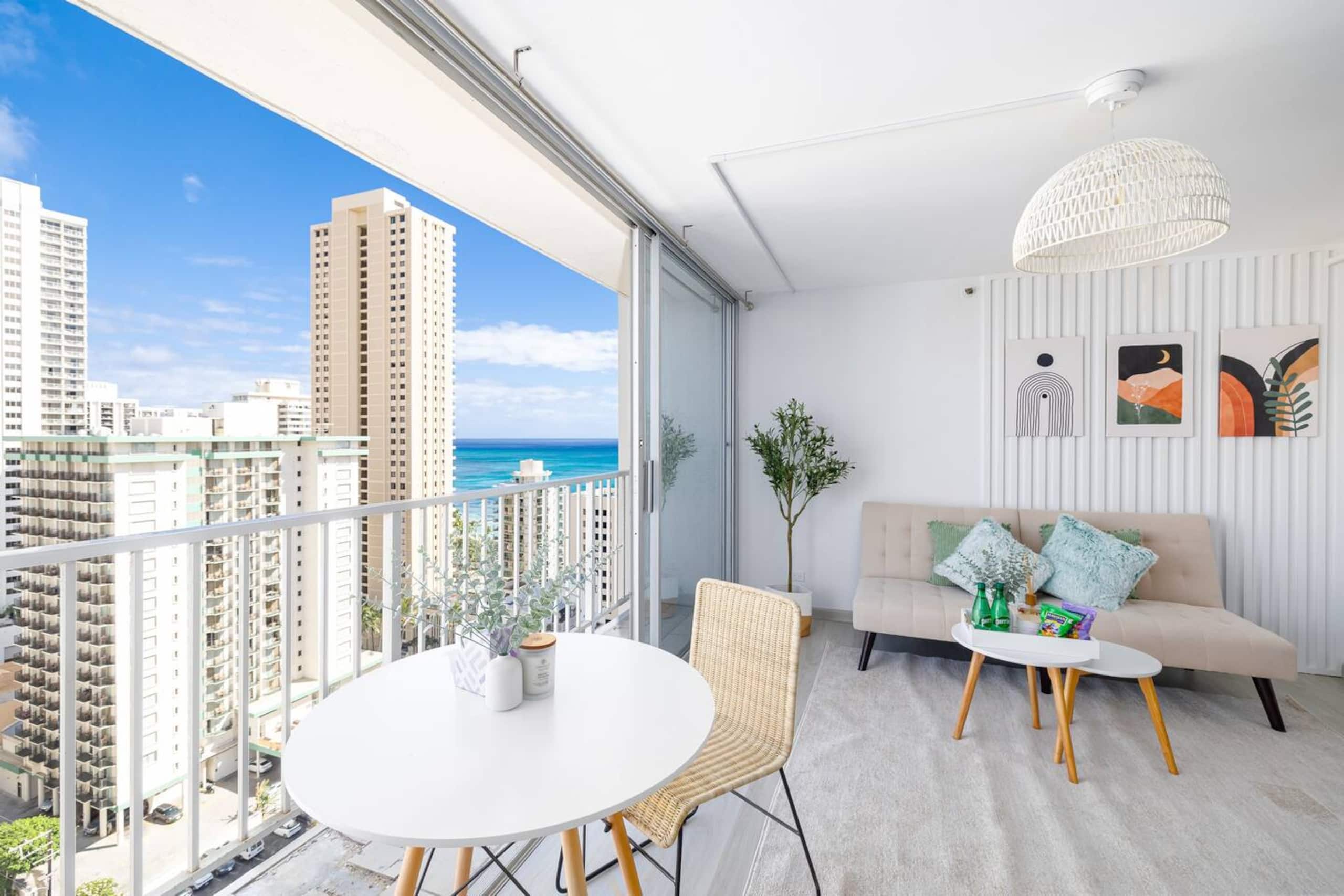 Condo in Honolulu · ★4.88 · 1 bedroom · 2 beds · 1 shared bath - Image 8