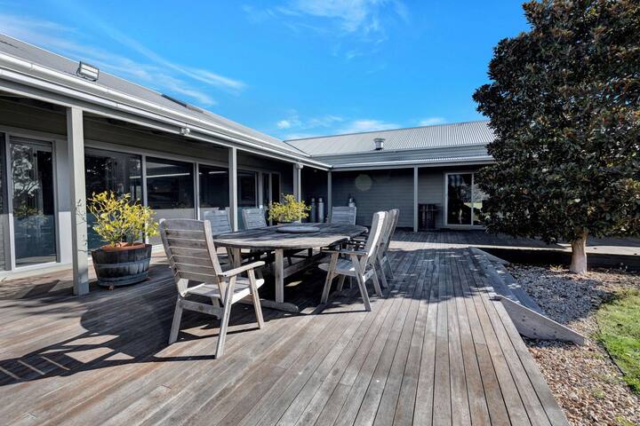 Gippsland Lakes Escapes managed Airbnb listing 1