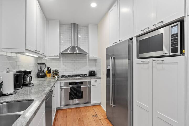 NEW Tri-Level Beach Home with Ocean and Bay Views! gallery image 3