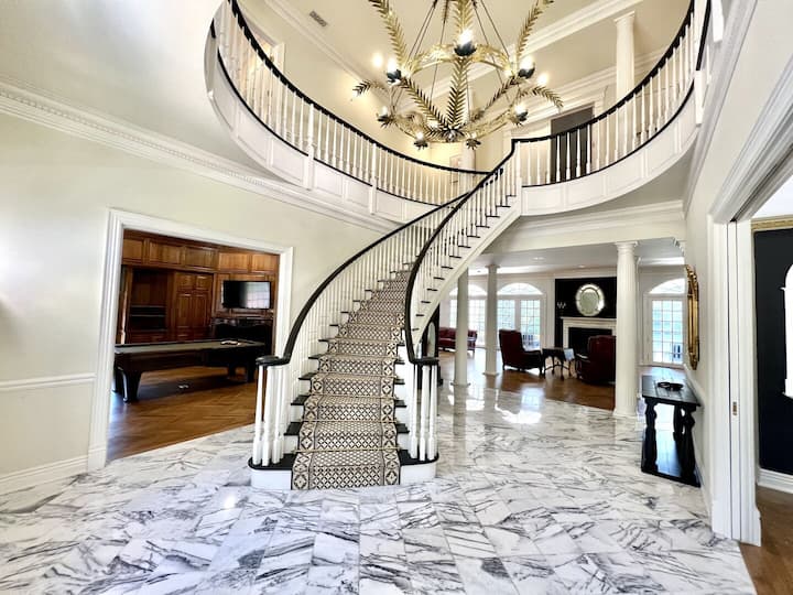 Luxury Lakefront Mansion | Pool & Dock | Sleeps 44