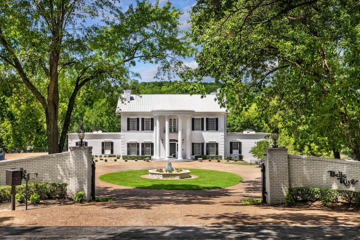 Luxury Lakefront Mansion | Pool & Dock | Sleeps 44