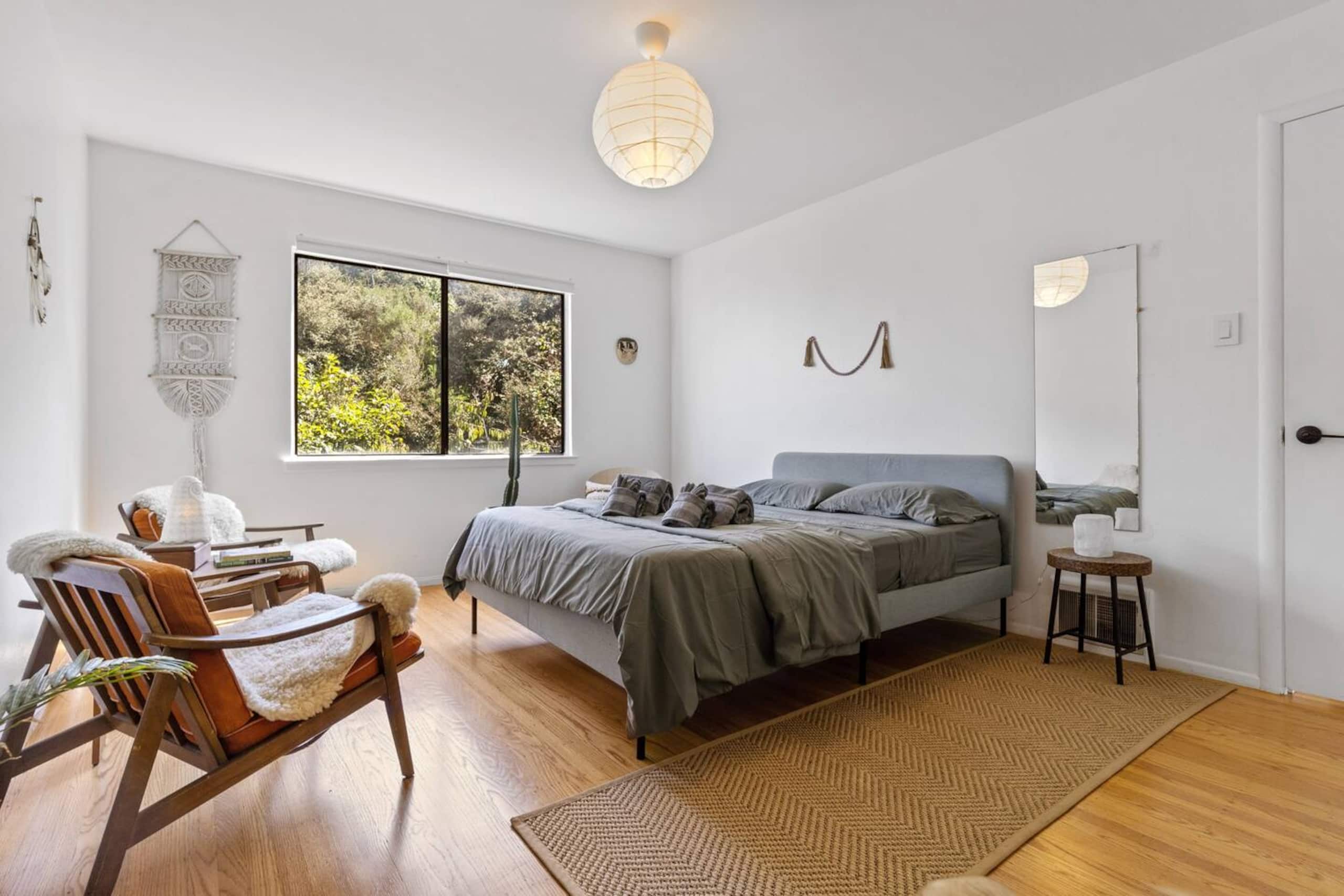 Home in San Francisco · ★4.59 · 2 bedrooms · 2 beds · 1 bath - Image 19