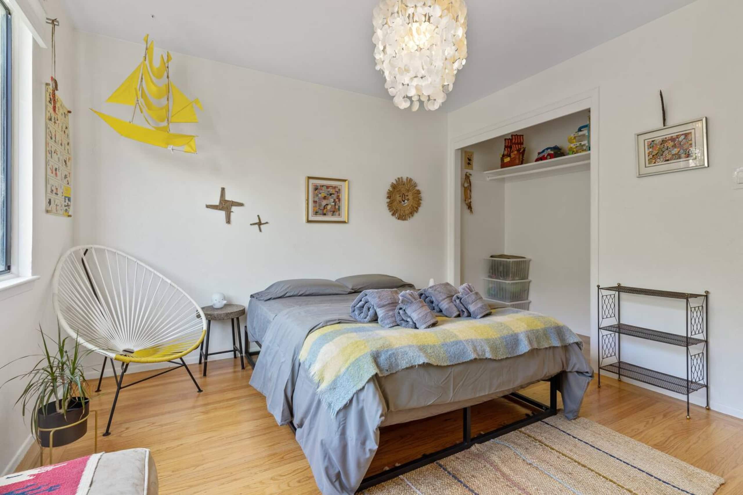 Home in San Francisco · ★4.59 · 2 bedrooms · 2 beds · 1 bath - Image 24