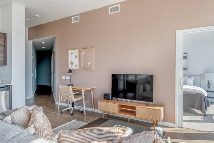 Blueground | Soma, concierge & rooftop, nr dining gallery image 4