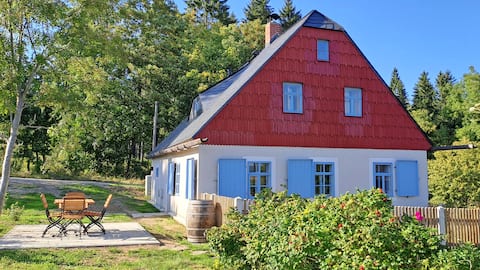 Top Airbnb: Fergunna vacation home directly on the Kammweg with sauna in Erzgebirgskreis