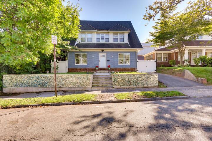 Chic Newark Vacation Rental: 3 Mi to Airport!