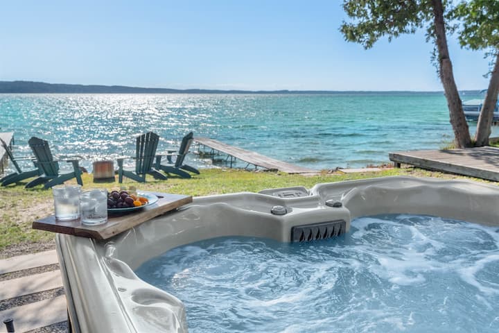 Crystal Lake Retreat with hot tub and dock