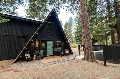 Expanded A-Frame | HotTub, Fireplace, GameRoom