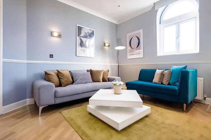 The Penthouse: Soho Most Beautiful View