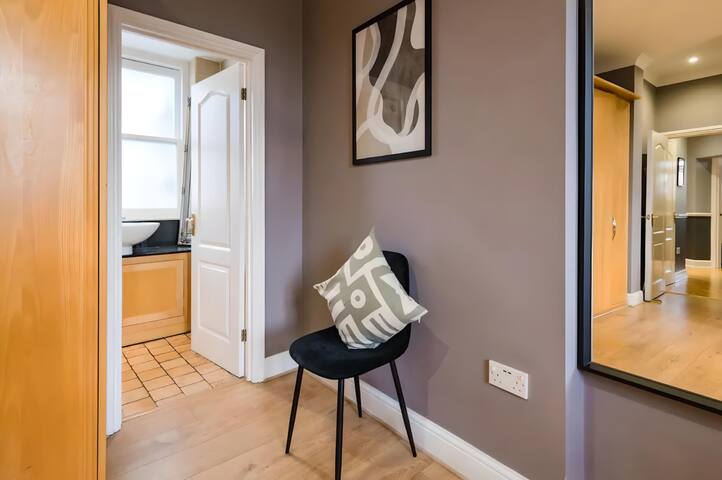 The Penthouse: Soho Most Beautiful View gallery image 3