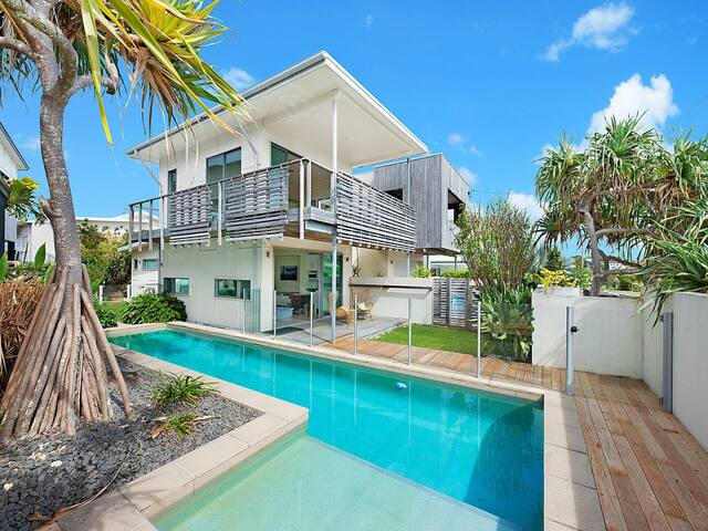 4 Mackay Street Dicky Beach
