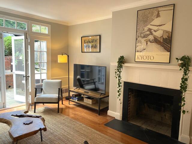 Georgetown Awesome Townhome 3BR 3.5BA