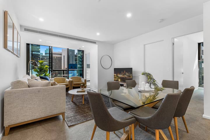 Remarkable 3-Bed with City Views & Swimming Pool