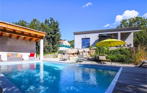 Pet friendly home in Labeaume